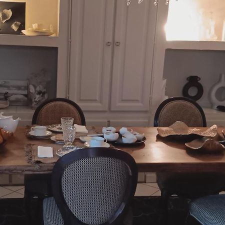 La Maison Perchee Aigues-Mortes Eksteriør billede